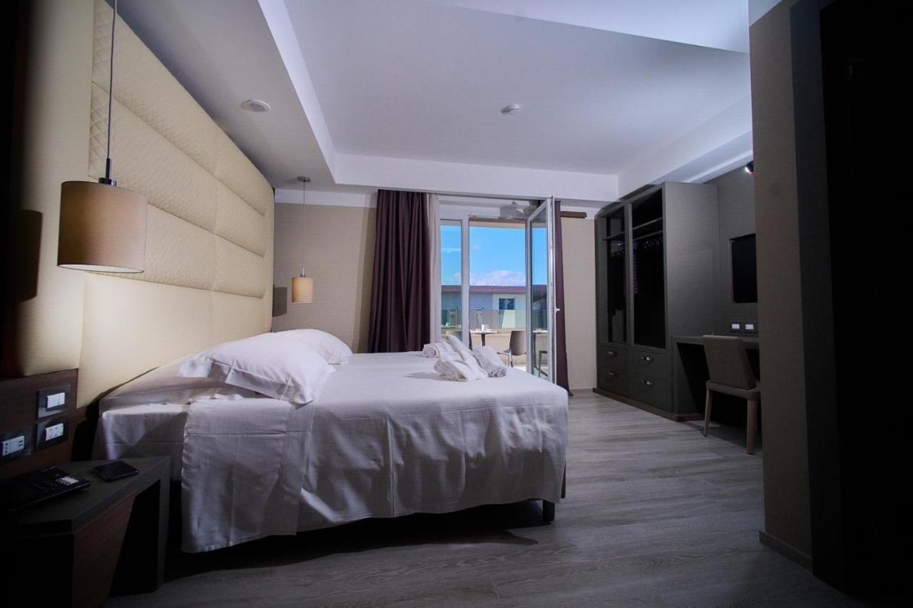 Hotel Park Le Dune Di Giovino 4*